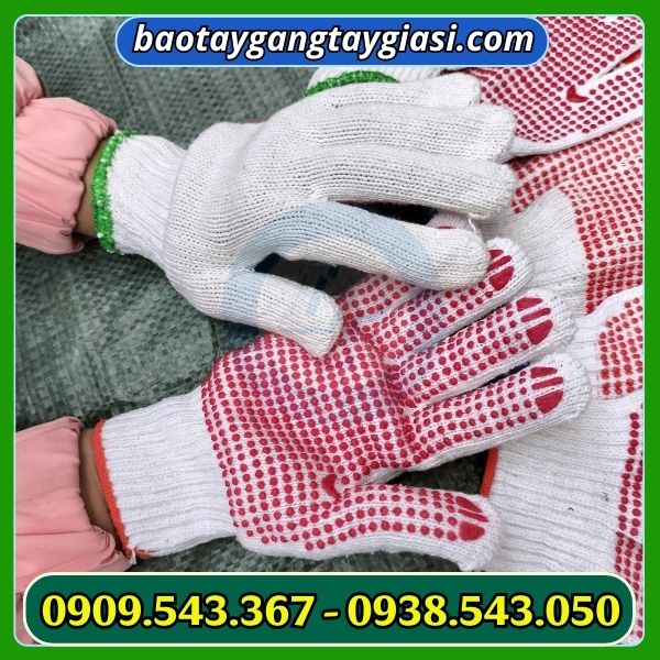 Găng tay hạt nhựa đỏ giá tốt Găng tay hạt nhựa đỏ giá sỉ