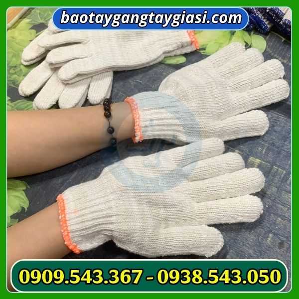 Găng tay len hái sầu riêng an toàn và tiện lợi Găng tay len kem giá rẻ