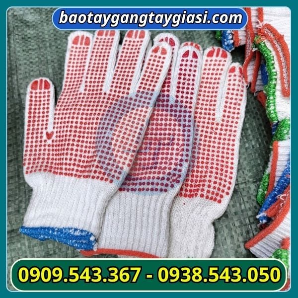 găng tay len phủ hạt nhựa đỏ găng tay len phủ hạt nhựa đỏ