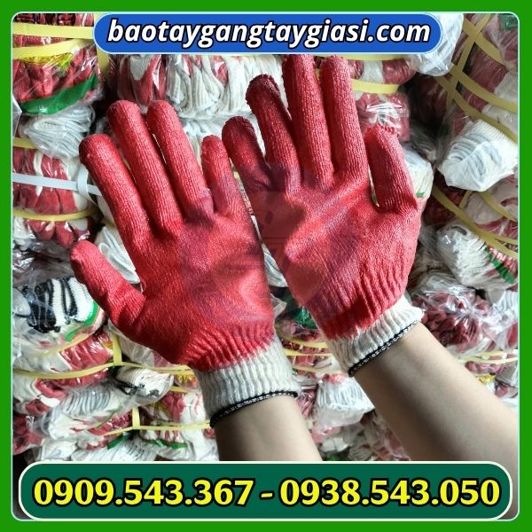 Găng tay nhúng nhựa đỏ đeo ôm tay Găng tay nhúng nhựa đỏ