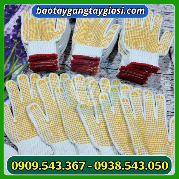 Găng tay phủ hạt nhựa vàng Găng tay phủ hạt nhựa