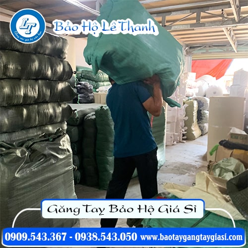 Găng tay poly giao tận nơi đúng hẹn