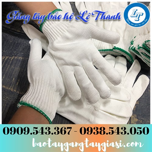 Găng tay sợi poly trắng ôm sát giúp thao tác linh hoạt nhanh chóng