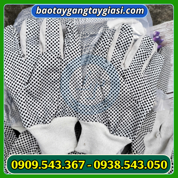 Găng tay vải bạt phủ hạt nhựa đen đồng đều Găng tay vải bạt phủ hạt nhựa