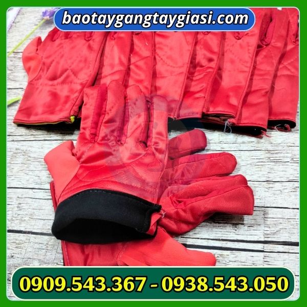Găng tay vai kaki 2 lớp màu đỏ Găng tay vai kaki 2 lớp