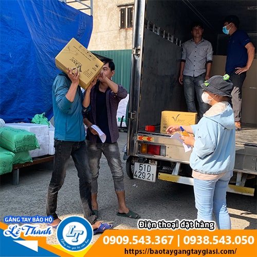 Găng tay y tế có bột giao nhanh