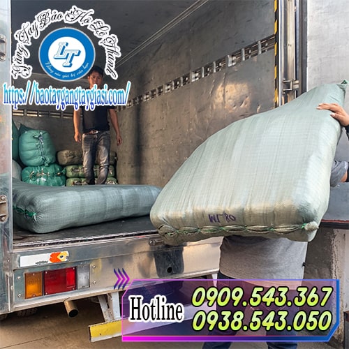 Giao găng tay len phủ cao su