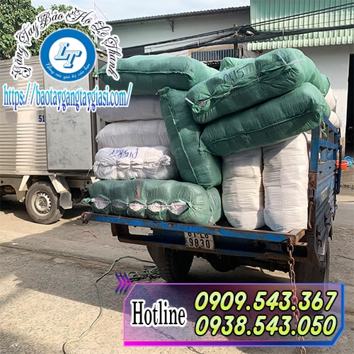 Giao hàng găng tay cảm ứng đủ màu