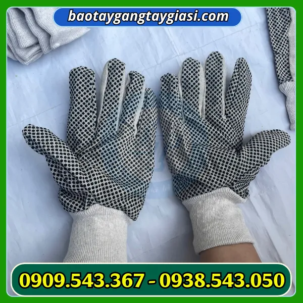 GĂNG TAY VẢI BẠT PHỦ HẠT NHỰA