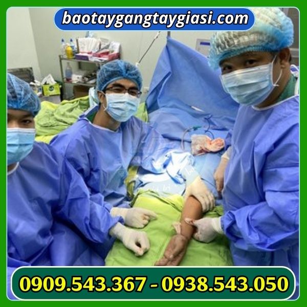 Găng tay y tế ứng dụng trong phòng mổ Găng tay y tế latex có bột