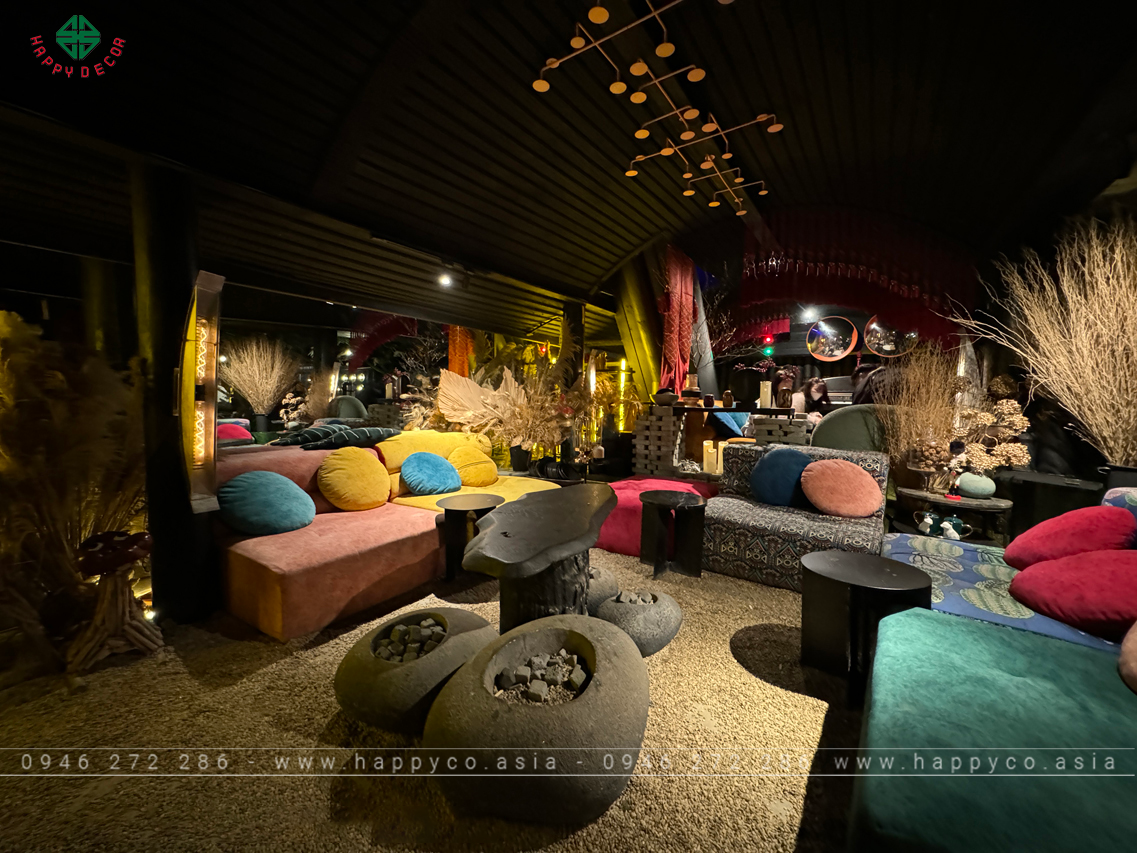 Nội thất do Happy Decor thiết kế thi cồng qua góc chụp Iphone 15 Pro Max