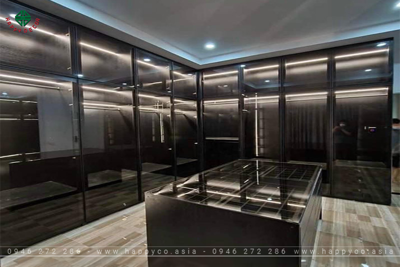 Cửa kính trong suốt bên ngoài giúp bạn dễ dàng nhận biết được món đồ mình đang tìm kiếm