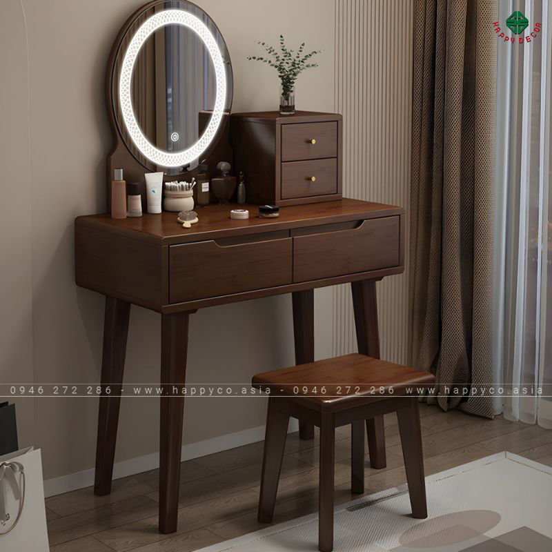 Đảm bảo chiếc bàn phù hợp với không gian phòng ngủ hoặc phòng thay đồ của bạn.