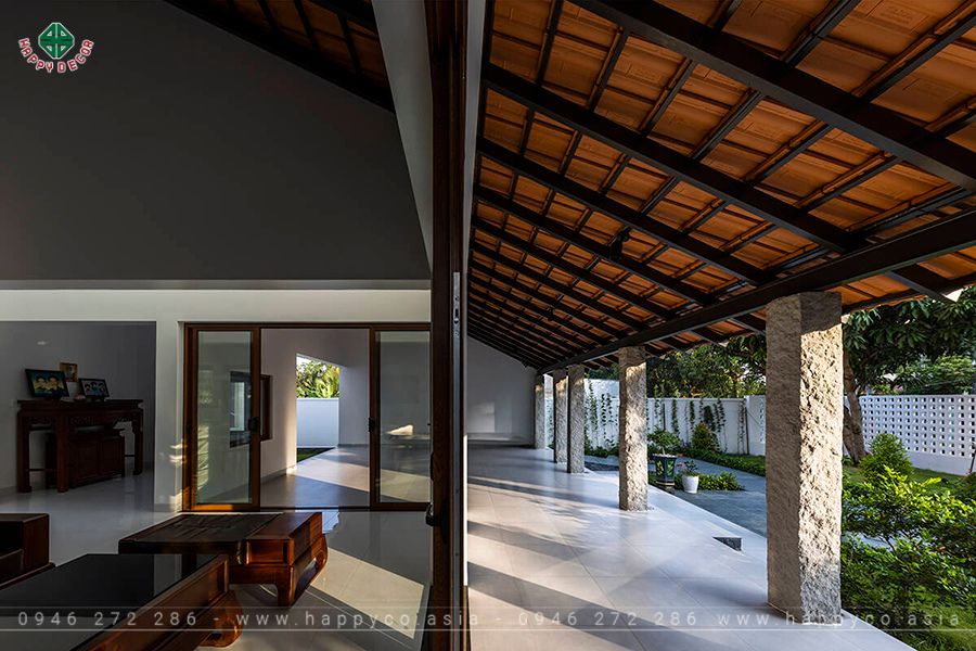 Hành lang rộng bao quanh biệt thự Hành lang rộng bao quanh biệt thự
