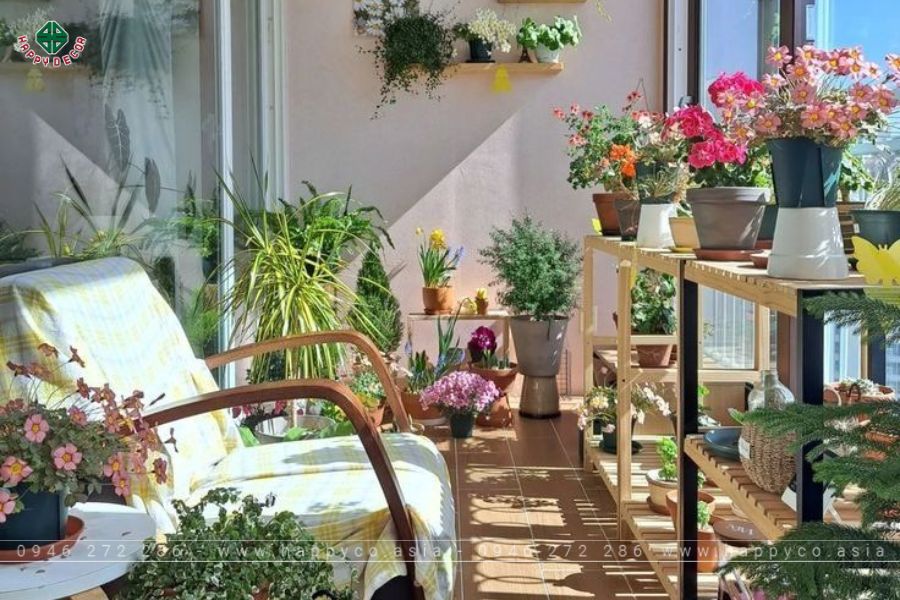 Một chiếc ghế tựa trong khu vườn nhỏ cực kỳ "chill" Một chiếc ghế tựa trong khu vườn nhỏ cực kỳ "chill"