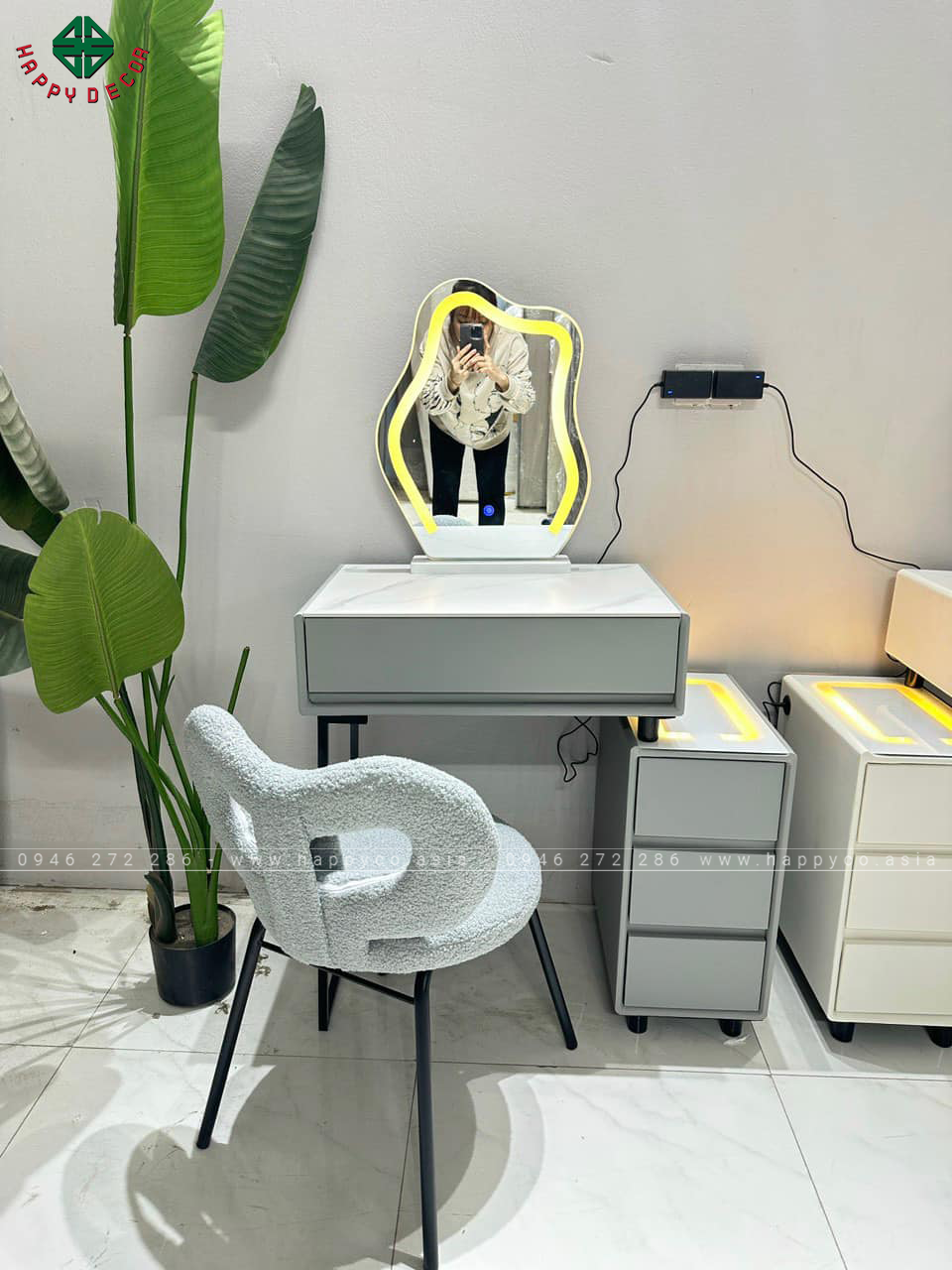 Bàn trang điểm gỗ MDF bọc nhựa hiện đại TN49