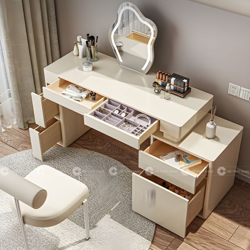 Bàn trang điểm kết hợp tủ ngăn kéo dễ dàng thuận tiện cho việc bố trí mỹ phẩm