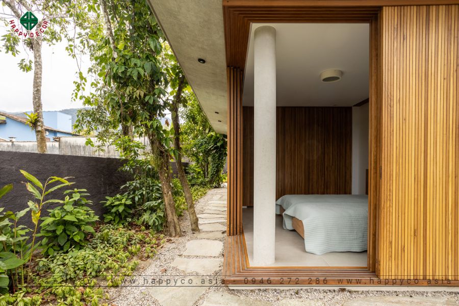 Mỗi phòng đều mở ra lối đi lát đá dẫn ra vườn, vừa thư giãn, vừa riêng tư Mỗi phòng đều mở ra lối đi lát đá dẫn ra vườn, vừa thư giãn, vừa riêng tư