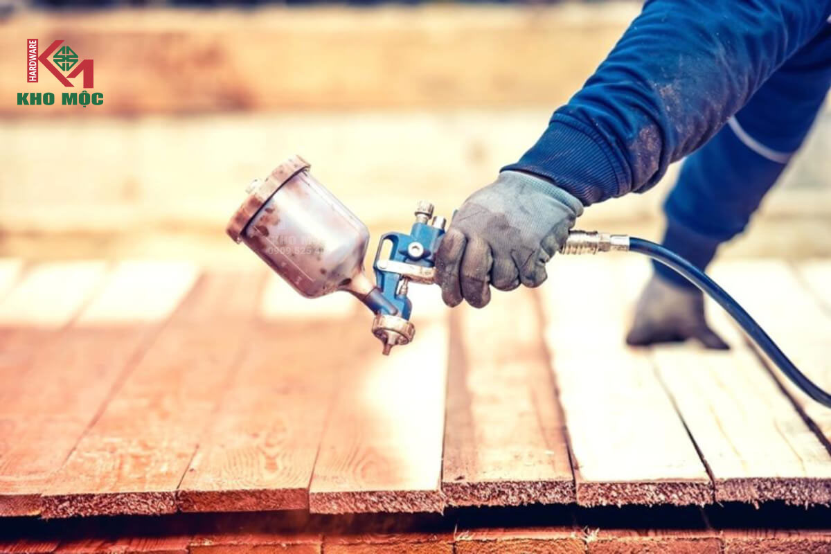 huong-dan-cach-su-dung-sung-phun-son-cam-tay