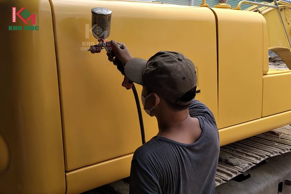 huong-dan-cach-su-dung-sung-phun-son-cam-tay