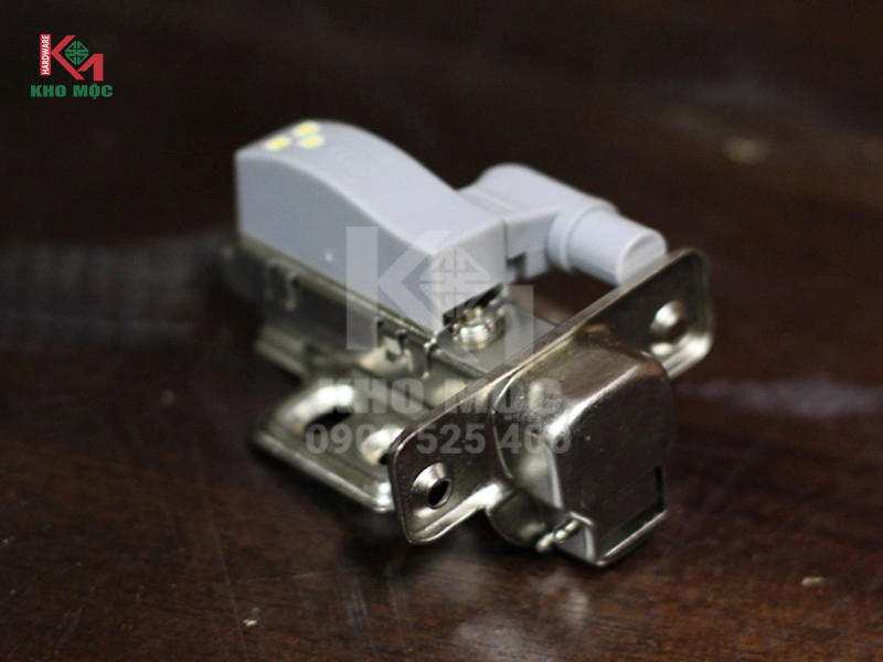 den-led-gan-ban-le-cam-ung-happy-decor