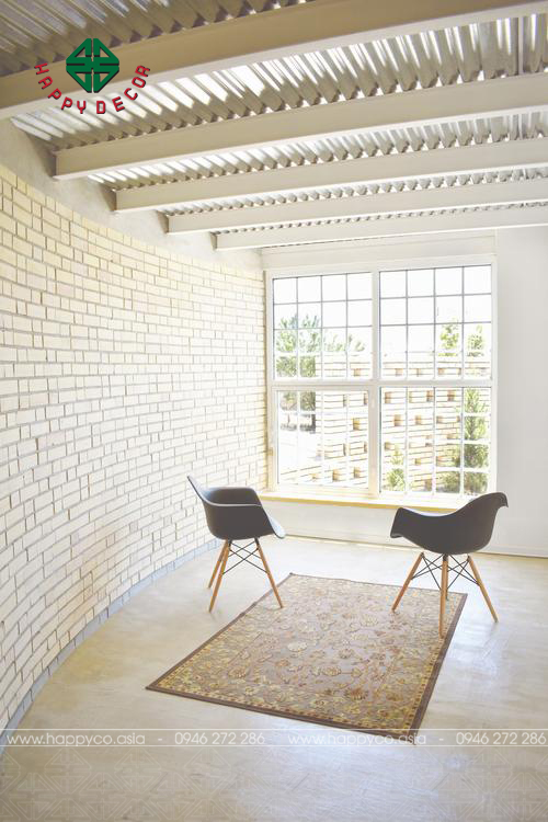 gap-op-tuong-phong-khach-happy-decor