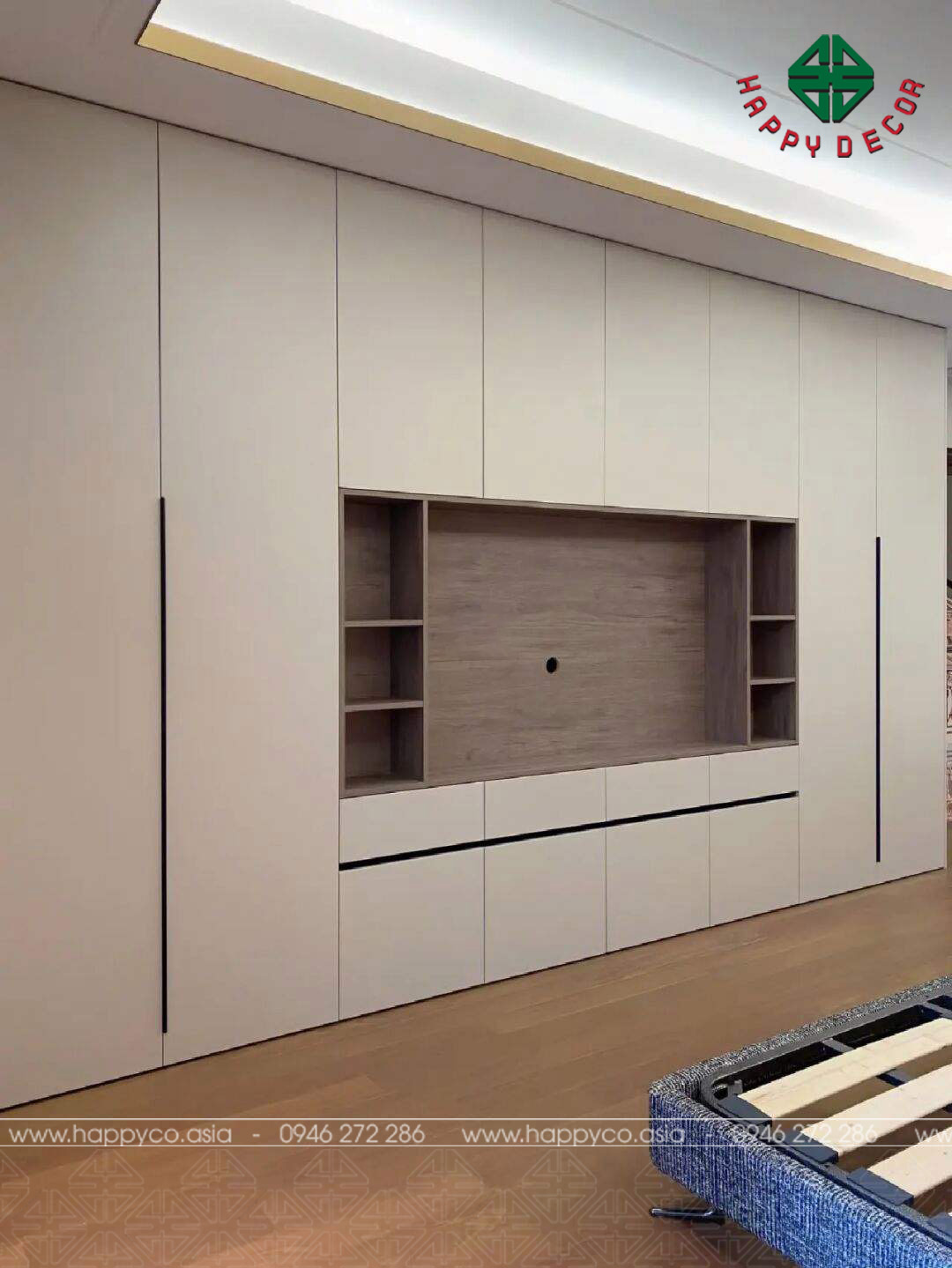 ke-tivi-ket-hop-tu-quan-ao