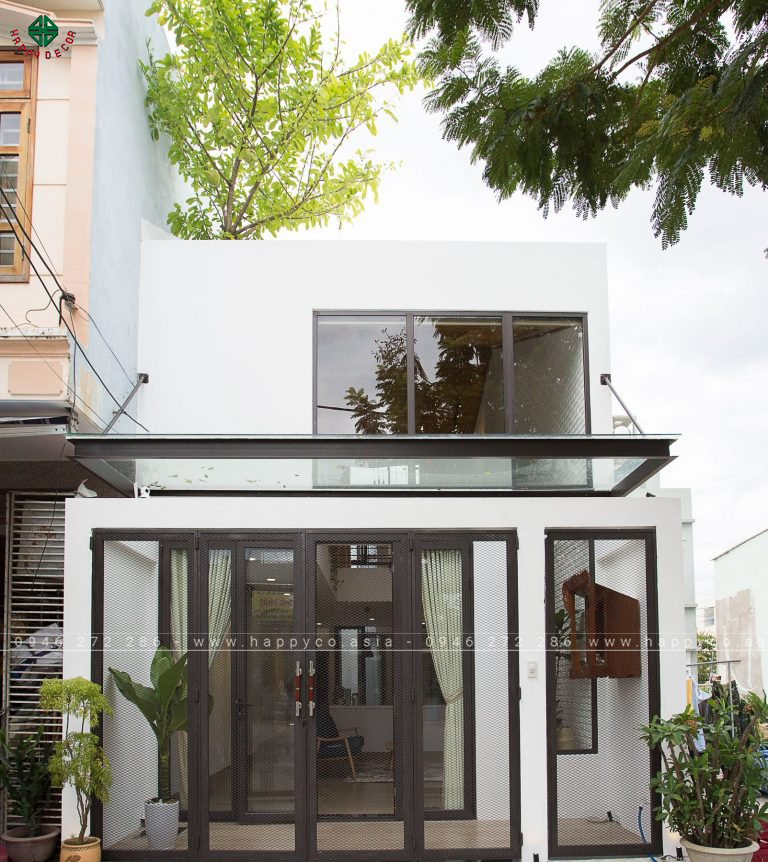 Sử dụng vật liệu cách nhiệt như gỗ, tre,...