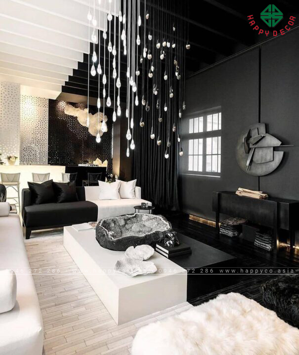 Sử dụng tông màu đen trắng làm chủ đạo với điểm nhấn là chiếc đèn chùm hình giọt nước