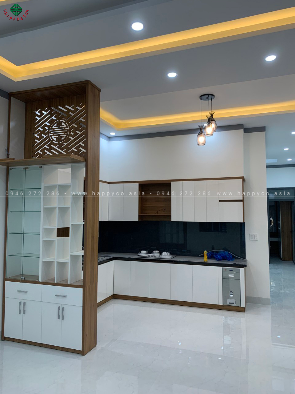 Phòng bếp toát lên sự hiện đại khi sử dụng tấm ván nhựa Pima làm vật liệu trang trí tủ bếp