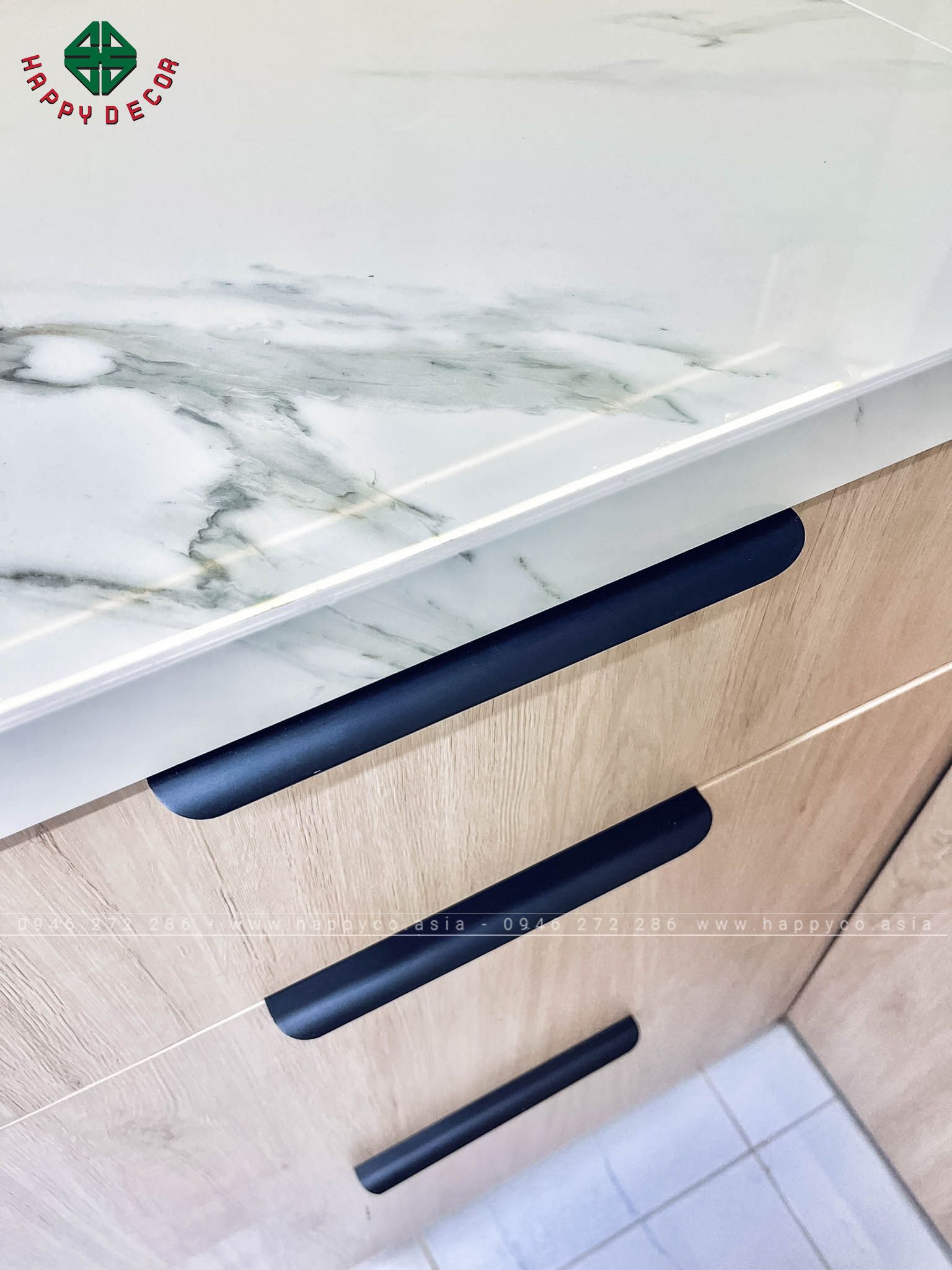 Phòng bếp chữ L giúp phân chia khu vực nấu nướng và chuẩn bị thực phẩm một cách rõ ràng