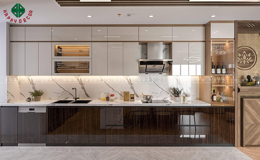 Hệ thống tủ bếp âm tường thiết kế đơn giản, bề mặt phủ melamine