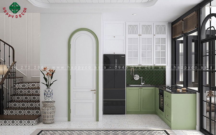 Hệ thống tủ bếp hình chữ L kéo dài dọc theo cửa sổ mang đến không gian nấu nướng lý tưởng