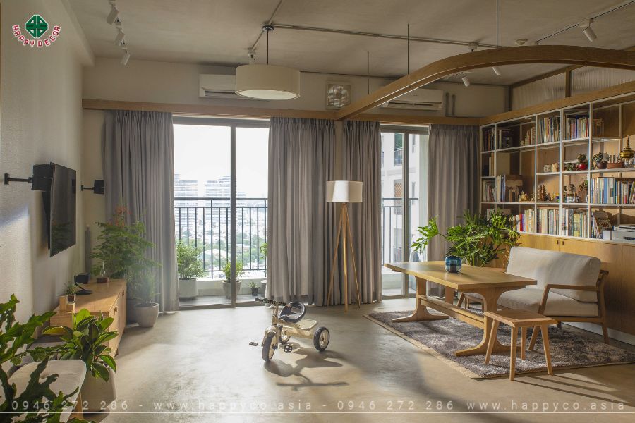 Phòng khách thoãng đãng với tầm nhìn ra ban công Phòng khách thoãng đãng với tầm nhìn ra ban công