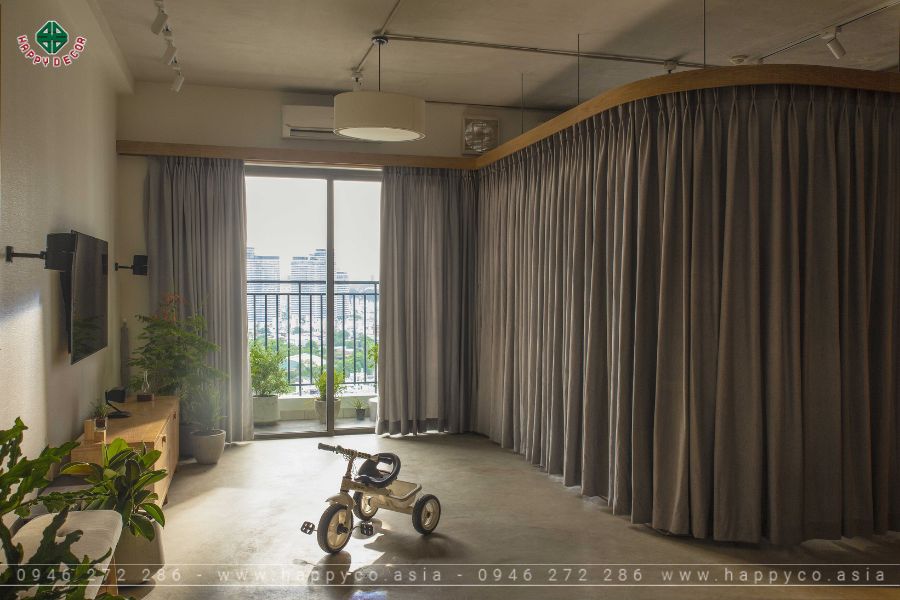 Khi kéo rèm lại sẽ tạo ra một khu vực riêng tư để làm việc, đọc sách Khi kéo rèm lại sẽ tạo ra một khu vực riêng tư để làm việc, đọc sách