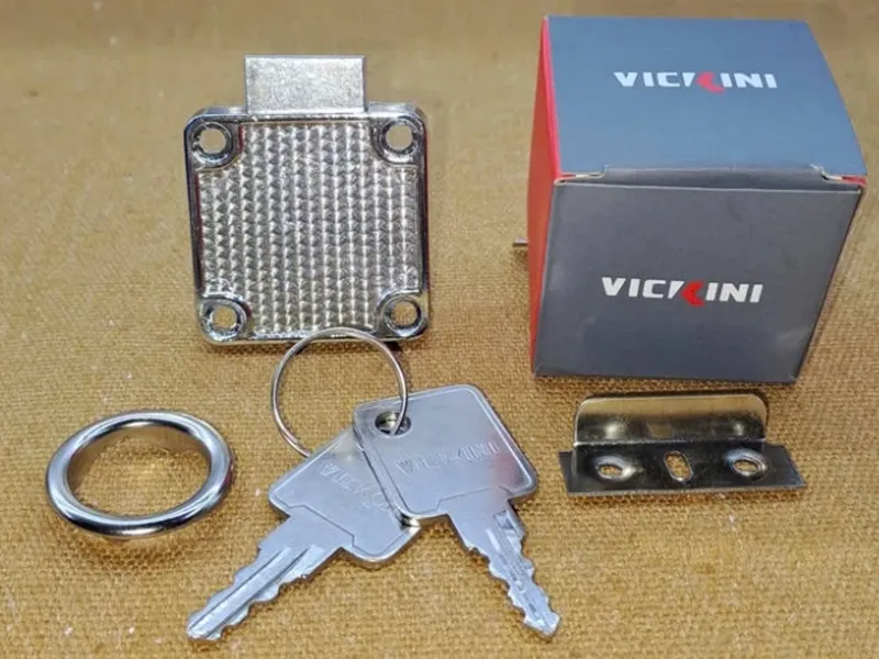 Khóa Vuông 03138.032 VICKINI Cổ Cao 32mm