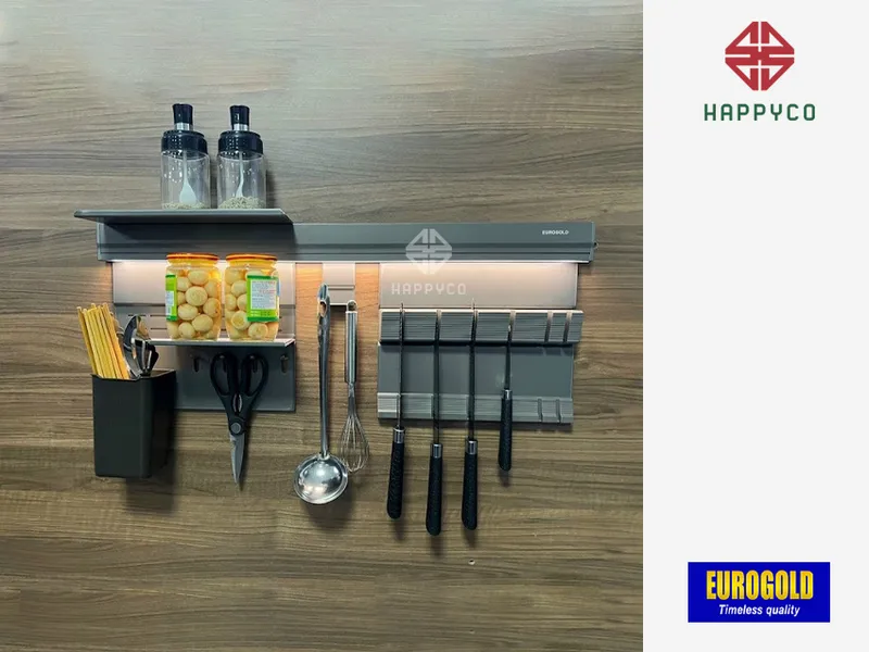 GIÁ TREO NGOÀI CAO CẤP CÓ ĐÈN LED EUROGOLD EVM700