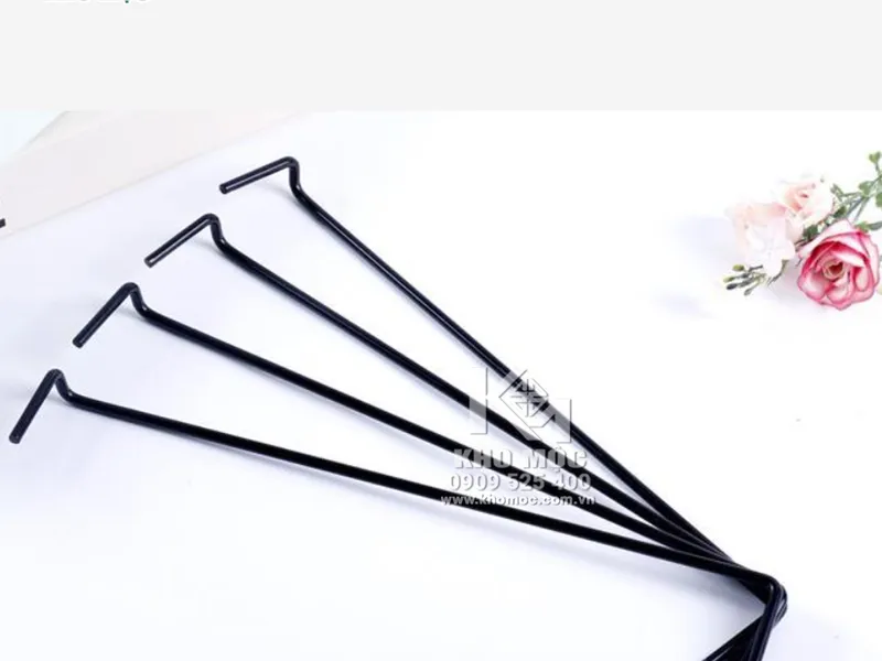 Ke đỡ tấm gỗ mẫu - Sơn tĩnh điện đen