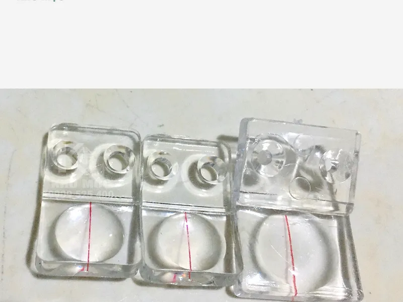 Kính lúp máy cưa bàn trượt