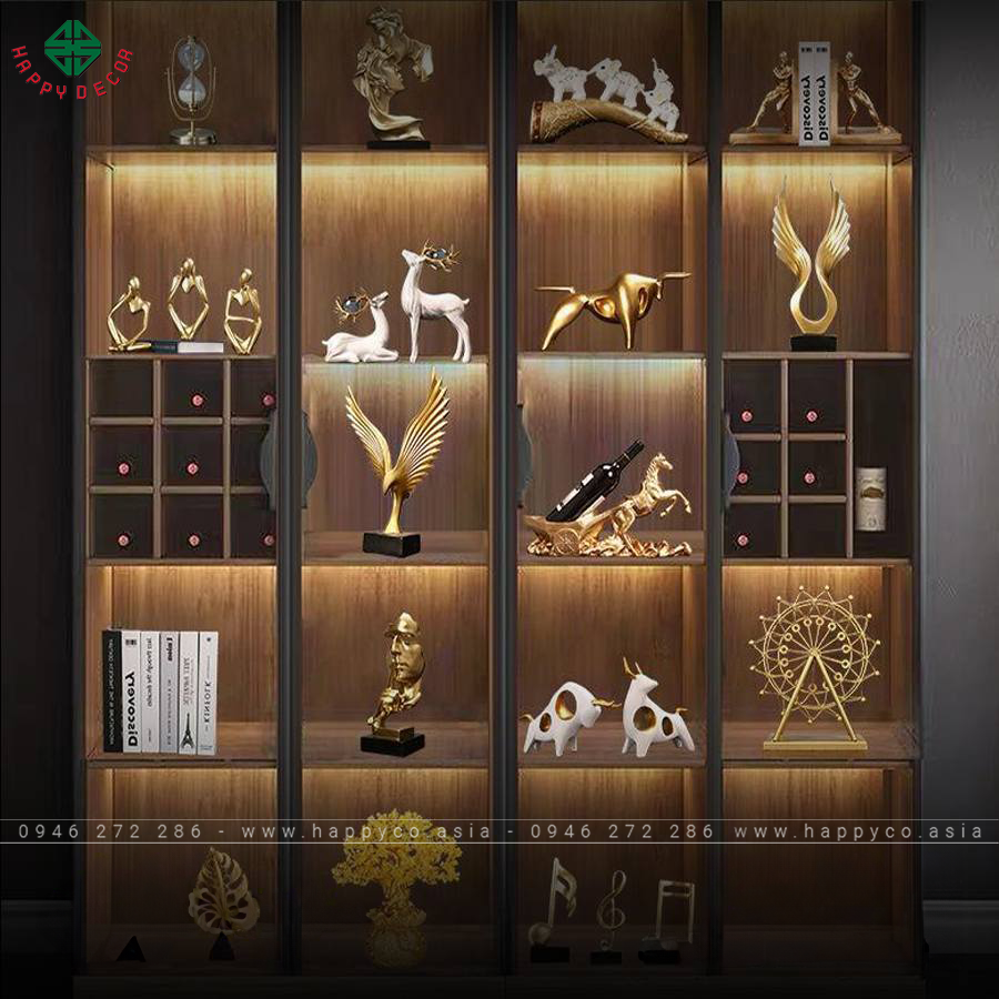 Cánh kính thường được làm từ kính cường lực, có khả năng chịu lực và chịu va đập tốt