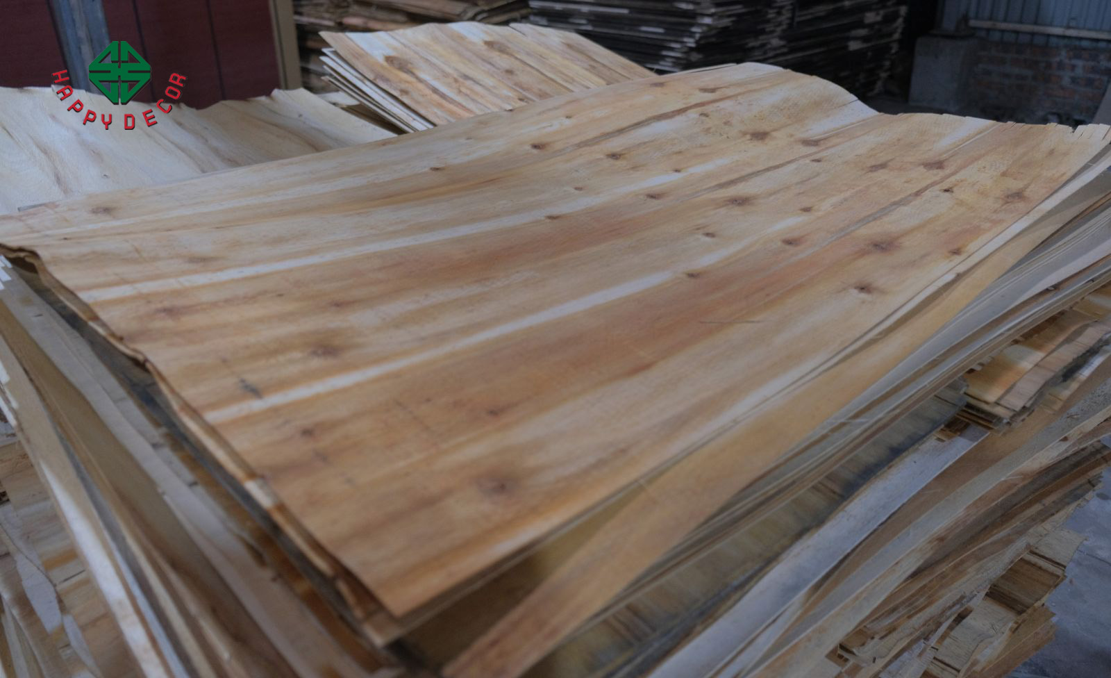 what-is-veneer-plywood-application-in-producing-plywood