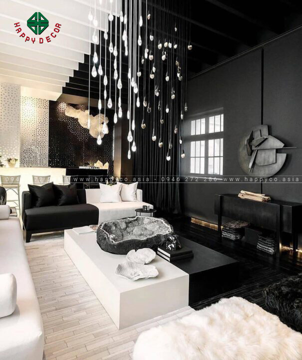 Tông màu chủ đạo là đen trắng với đèn chùm hình giọt nước làm điểm nhấn.