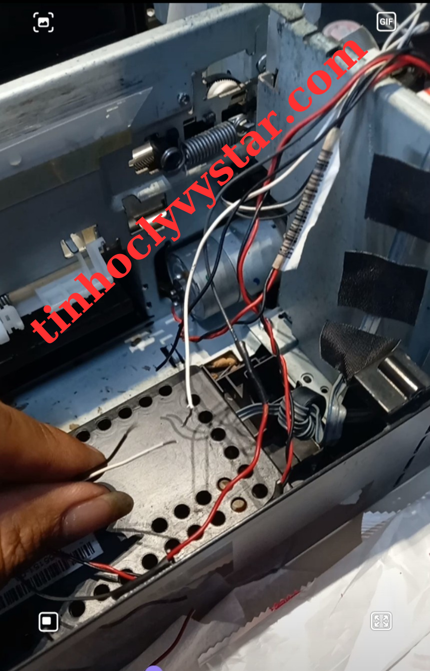 Lỗi máy in Epson L805 không nhận giấy. Máy in Epson L805 bị đức dây điện Senso nhận giấy