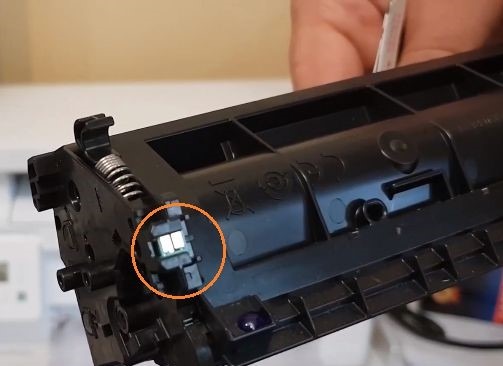 máy in HP 211d báo hết mực sau khi bơm mực Chíp mực HP 136a