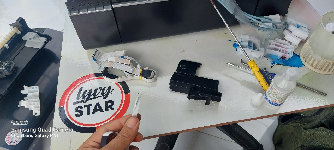 sửa máy in phun màu tại Vũng Tàu Cáp đầu phun máy in Epson L805 bị chuột cắn đứt