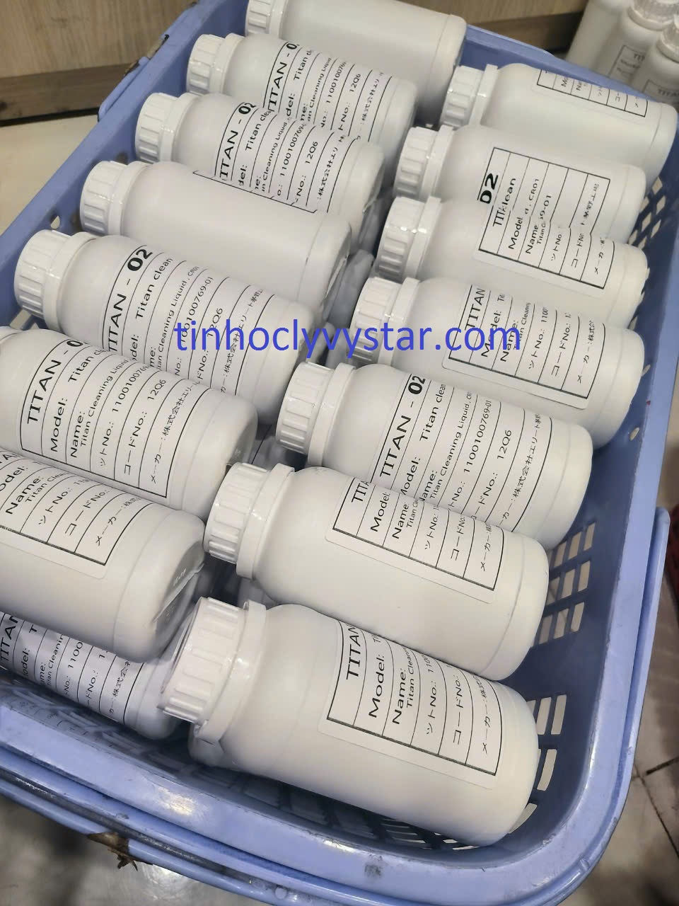 Dung dịch chuyên dụng để ngâm và súc rửa đầu phun Titan - 02 Dung dịch chuyên dụng để ngâm và súc rửa đầu phun Titan - 02