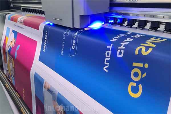 Vì Sao Máy In UV Cuộn Quan Trọng Trong Ngành Bảng Hiệu Quảng Cáo Hiện Đại? Vì Sao Máy In UV Cuộn Quan Trọng Trong Ngành Bảng Hiệu Quảng Cáo Hiện Đại?