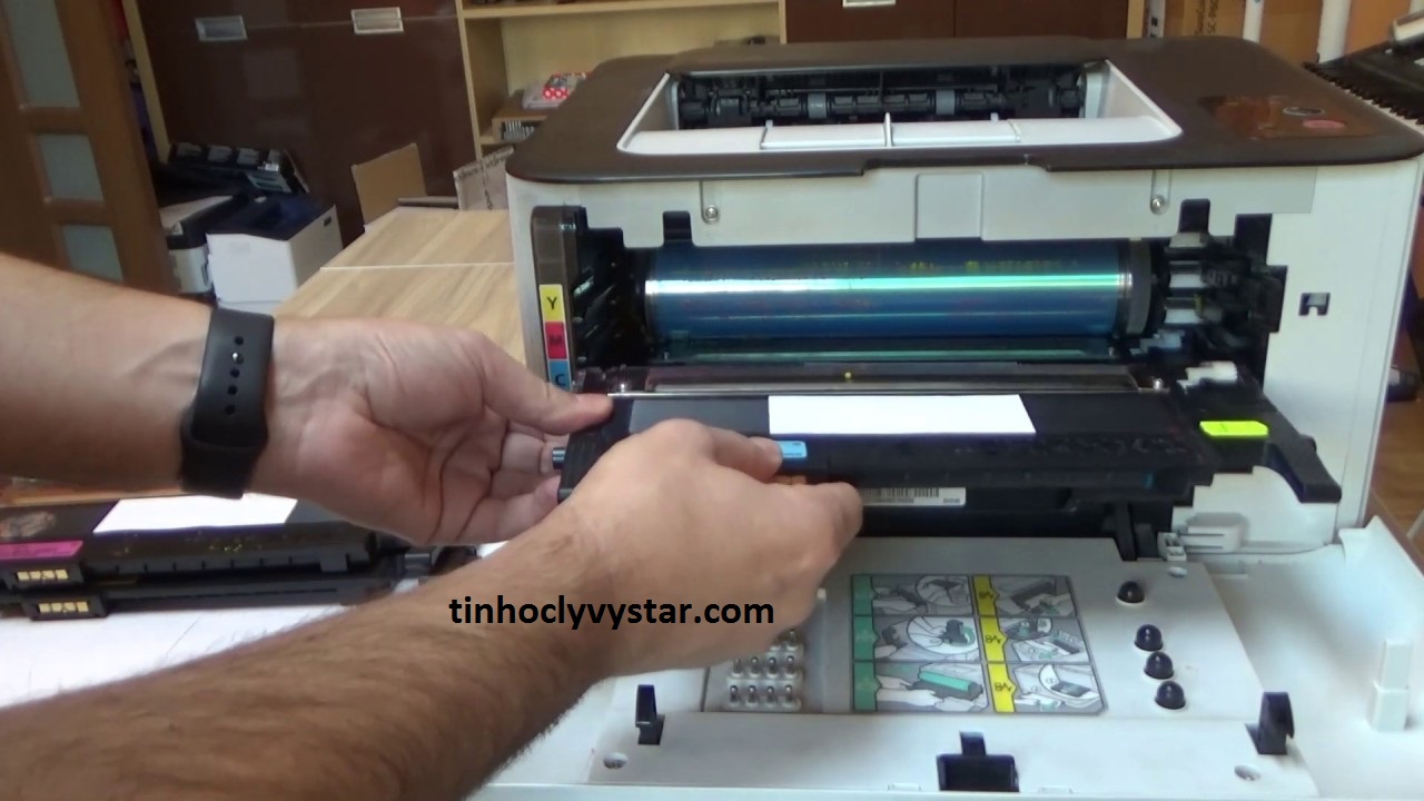 thay Drum máy in laser màu HP Sau một thời gian sử dụng, drum có thể mòn hoặc hư hỏng do nhiều yếu tố