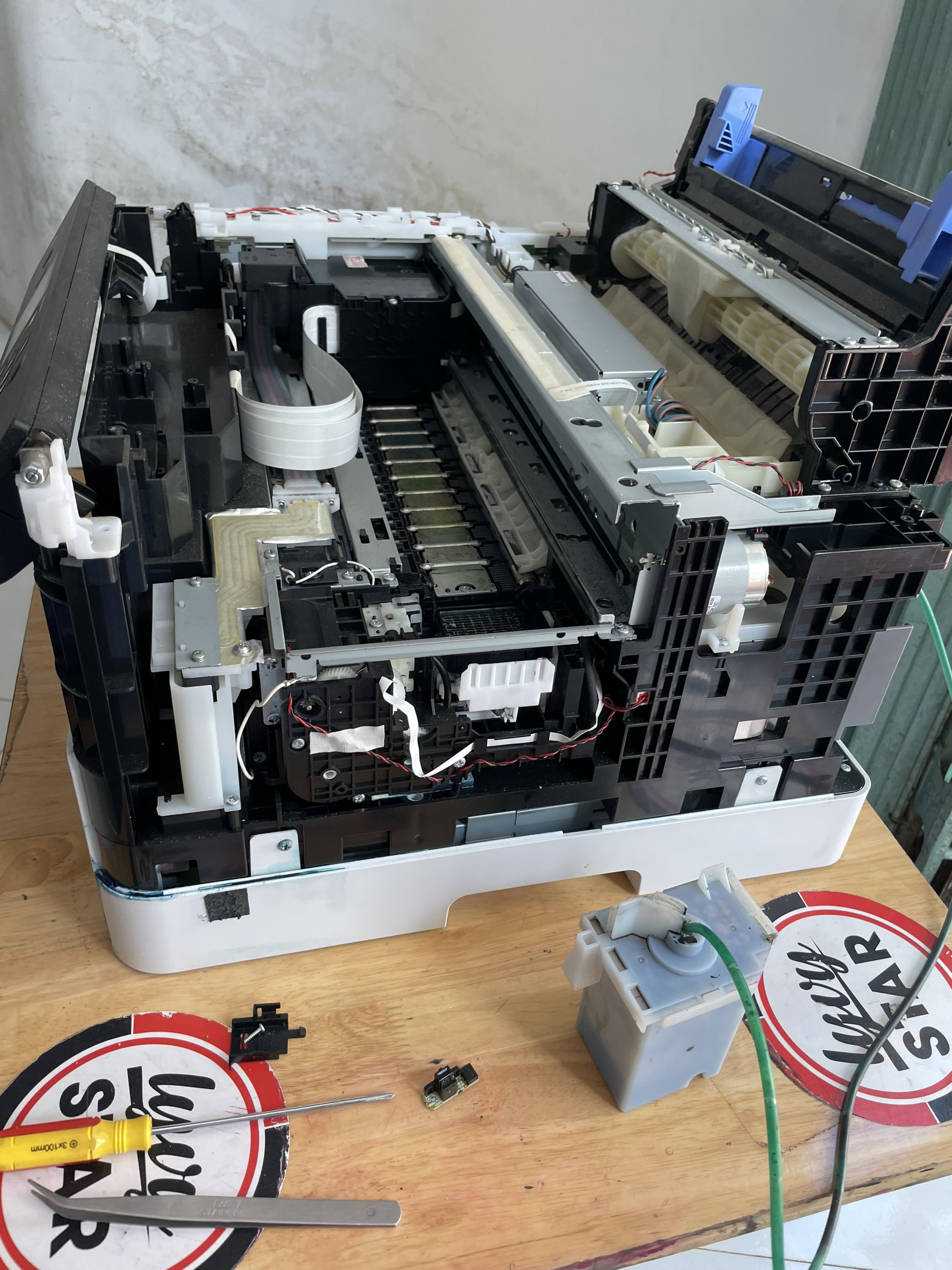 Sửa máy in màu Epson C8590 tận nơi tại Long Thành. Sửa máy in màu Epson C8590 tận nơi tại Long Thành.