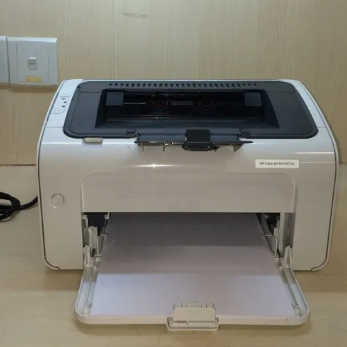 Máy in củ HP M12w in qua wifi, máy còn đẹp như mới